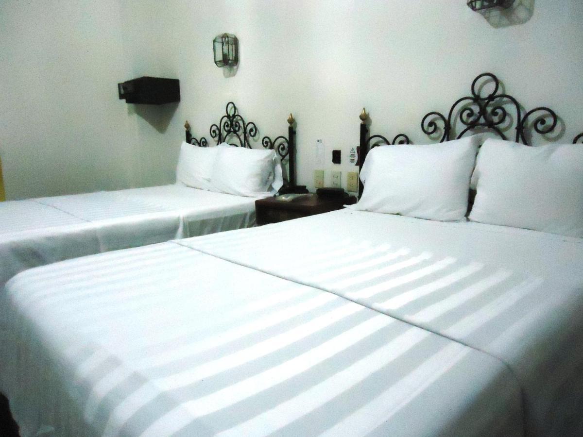 Hotel Concierge Plaza โคลิมา ภายนอก รูปภาพ