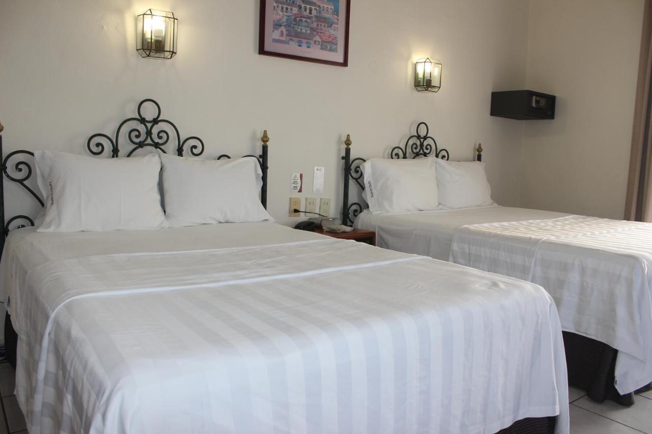 Hotel Concierge Plaza โคลิมา ภายนอก รูปภาพ