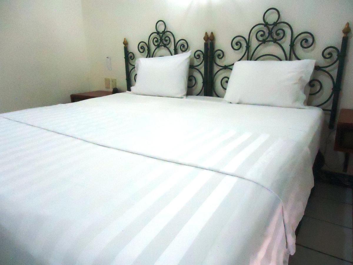 Hotel Concierge Plaza โคลิมา ภายนอก รูปภาพ