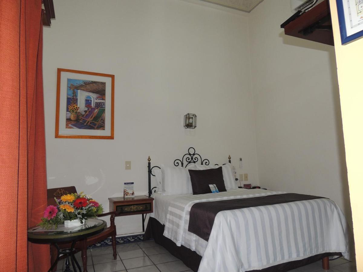 Hotel Concierge Plaza โคลิมา ภายนอก รูปภาพ