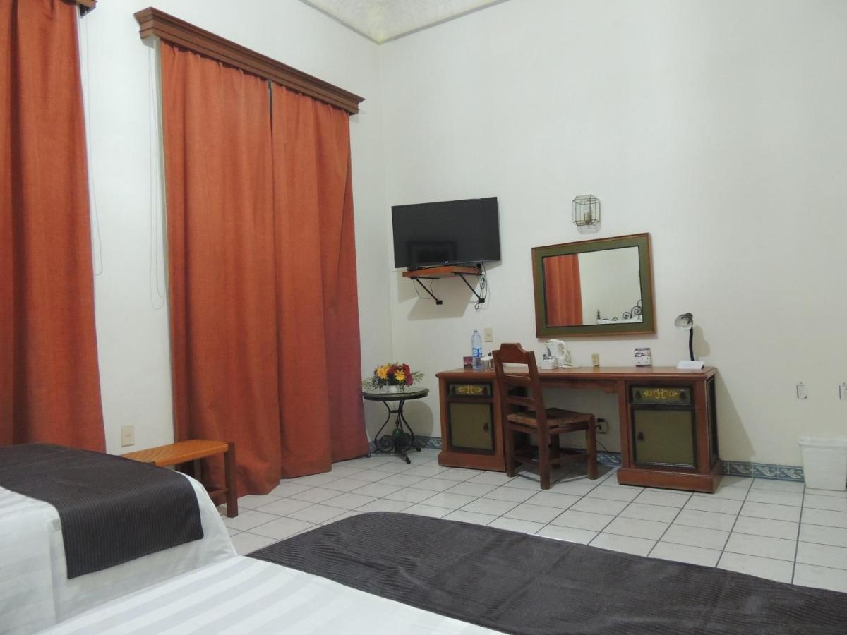 Hotel Concierge Plaza โคลิมา ภายนอก รูปภาพ