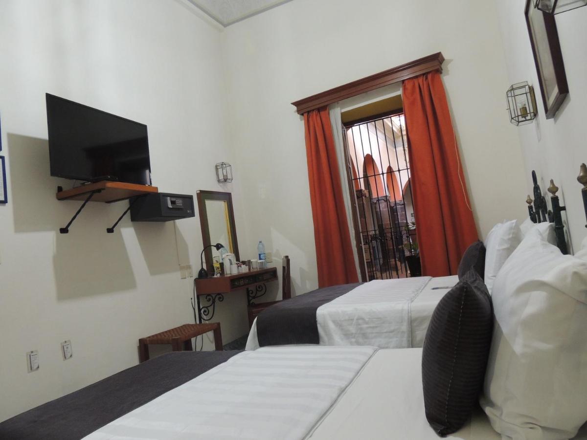 Hotel Concierge Plaza โคลิมา ภายนอก รูปภาพ